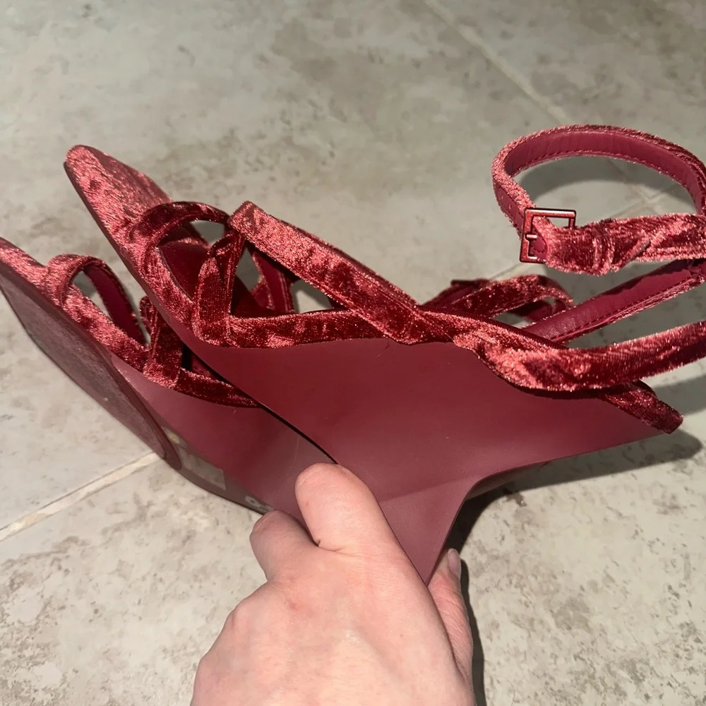 Gianni Bini The Novah Velvet Strappy‎ Square Toe Wedge Sandals Wine Red Size 8